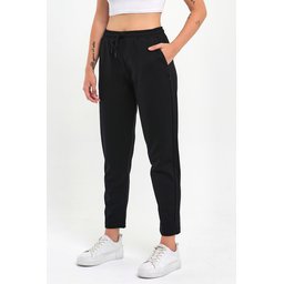 بنطال رياضي كلاسيكي نسائي بجيوب - أسود Women's Classic Pocketed Sweatpants - Black