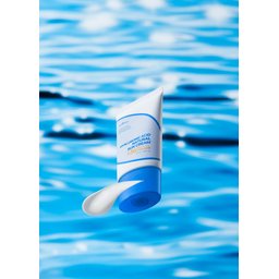 ازنتري واقي من اشعة الشمس يرطب البشرة ويعزز نضارتها ISNTREE Hyaluronic Acid Natural Sun Cream SPF50+ 50ml