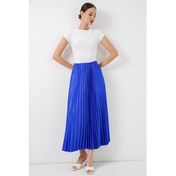 تنورة بليسيه 8009 بمظهر الجلد - لون أزرق ملكي 8009 Pleated Skirt with Leather Look - Royal Blue