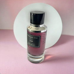 ايمانويل جين عطر في اي بي عود بيري للنساء  Emmanuelle Jane Vip Oud Berry Eau de Parfum Women's Perfume 