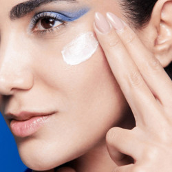 كريم نهاري لنضارة البشرة Instant Bright Day Cream