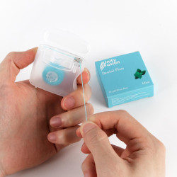 خيط تنظيف الاسنان بنكهة النعناع Mint Flavor Biodegradable Dental Floss