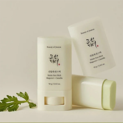 واقي شمس بعامل حماية 50 Matte Sun Stick Mugwort + Camelia SPF 50