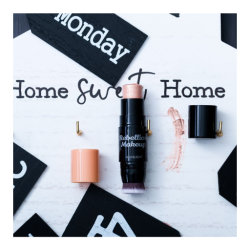 هايلايتر ستك – لون وردي لامع Highlight Stick – Shimmer Pink Shade