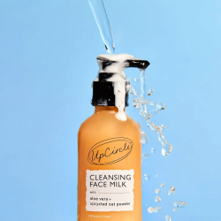 غسول وجه مغذي بالألوفيرا ومسحوق الشوفان  Nourishing Cleansing Face Milk With Aloe Vera and Oat Powder 120 ml 