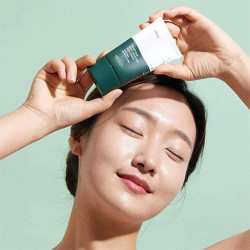 واقي شمس مرطب SPF50+بخلاصة الهارتليف 50 مل Heartleaf silky moisture SPF50+ sunscreen 50 ml