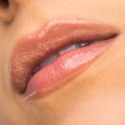 غلوس شفاه Plumping Lip Gloss