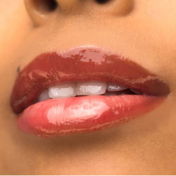 غلوس شفاه Plumping Lip Gloss