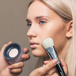 فرشاة كونتور الزاوية الصغيرة F610 Small Angled Contour Brush F610