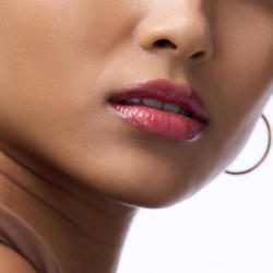 ملمع ومكبر شفاه ميلت آند بلمب Melt & Plump Juicy Lip Plumper