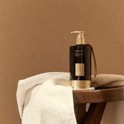 بلسم بعطر عشبي لاصلاح مكثف للشعر Heartbeat Echo Smoothing Repair Fragrance Conditioner