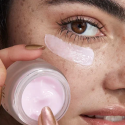 ماسك ليلي للعيون لتجديد وترطيب البشرة Holiday Wonder Lights Overnight Eye Mask