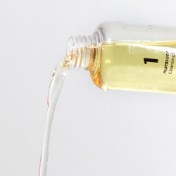 غسول زيتي  No.1 لتنقية البشرة Easy Peasy Cleansing Oil No.1