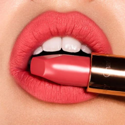 احمر شفاه كريمي مات Matte Revolution Lipstick