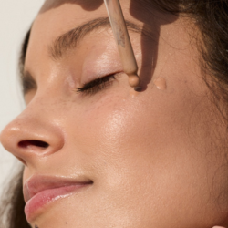 فاونديشن سائل خفيف مع حماية SPF15 Dewy Foundation Drops SPF15