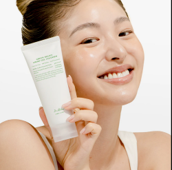 غسول جل الامينو مهدئ للبشرة Green Relief Amino Gel Cleanser