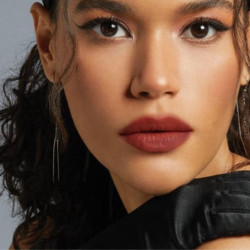أحمر شفاه مطفي Matte Lipstick