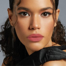 أحمر شفاه مطفي Matte Lipstick