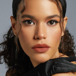 أحمر شفاه مطفي Matte Lipstick