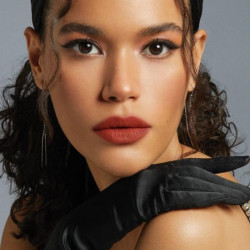 أحمر شفاه مطفي Matte Lipstick