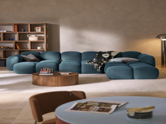 أريكة تايلا المريحة والمجعّدة ذات الأربعة مقاعد مع مسند قدم Comfortable and curly Tayla four-seater sofa with footstool