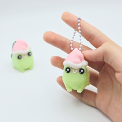 مدالية ضفدع سانتا Santa butt frog keychain