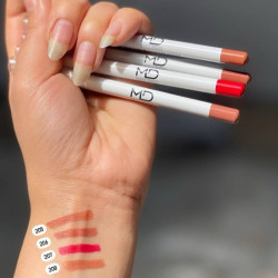 محدد شفاه كريمي ثابت Creamy Long-Lasting Lip Liner Pencil