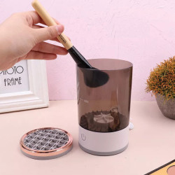 جهاز تنظيف فرش المكياج makeup brush cleaner