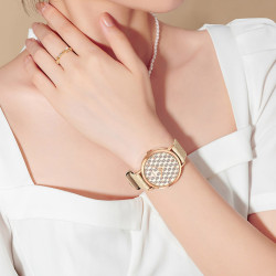ساعة نسائية من جوليوس الكورية جاي اي 1367 دائرية ذهبية سير جلد كريمي مينا انيقة JULIUS Watch JA-1367 for Women - Analog, Leather - Creamy