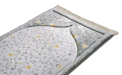 سجادة صلاة مبطنة بتصميم زهرة اللوتس الصفراء Yellow Louts Premium Prayer Mat