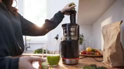 عصارة كهربائية بطيئة Electric Juicer VitaExtract