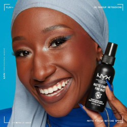رشاش تثبيت مكياج طويل الأمد لمظهر مطفي Long Lasting Matte Finish Setting Spray