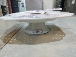 ماعون ستاند كيك وملعقته + هدية مفاجأة Cake stand + Mystery Gift
