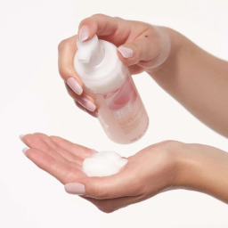 غسول رغوي لطيف مع بروتين الحرير - 150 مل Gentle Cleansing Foam with Silk Protein - 150ml