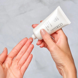 جل هيدرابالانس للوجه بحمض الهيالورونيك والشاي الأخضر Hyaluronic Hydra Face Gel with Green Tea