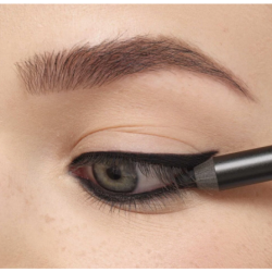 سيت احمر شفاه وكحل عيون Lipstick & Kohl Eye Liner set