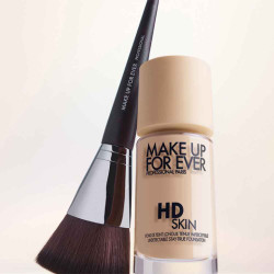 فرشاة فاونديشن HD سكن رقم 109 HD Skin Foundation Brush #109