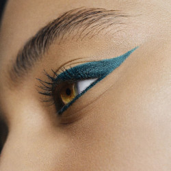 قلم كحل مقاوم للماء Aqua Resist Waterproof Eyeliner Pencil