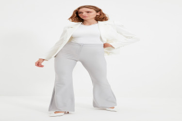بنطلون منسوج بقصة أرجل واسعة وخصر مرتفع High Waist Flare Leg Woven Trousers