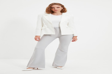 بنطلون منسوج بقصة أرجل واسعة وخصر مرتفع High Waist Flare Leg Woven Trousers
