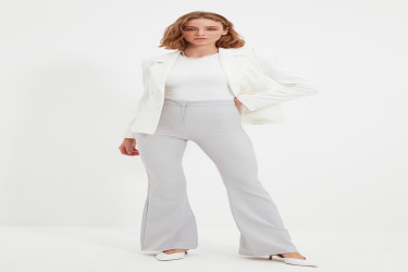 بنطلون منسوج بقصة أرجل واسعة وخصر مرتفع High Waist Flare Leg Woven Trousers