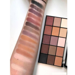 باليت اي شادو مات Basic Mattes Eyeshadow Palette