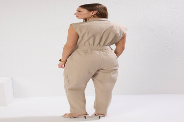 جمبسوت منسوج من قماش الجبردين بدون أكمام وياقة قميص Sleeveless Gabardine Woven Jumpsuit with Shirt Collar