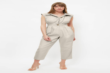 جمبسوت منسوج من قماش الجبردين بدون أكمام وياقة قميص Sleeveless Gabardine Woven Jumpsuit with Shirt Collar