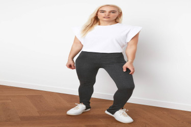 تيشيرت بيسيك محبوك من القطن بياقة دائرية ومظهر مبطن Basic Wadding Look Crew Neck 100% Cotton Knitted T-Shirt