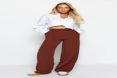 بنطلون منسوج بأرجل واسعة وخصر مرتفع High Waist Wide Leg Woven Trousers
