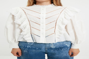 قميص منسوج بتفاصيل زينة وأكمام بالون Applique Detail Balloon Sleeve Woven Shirt