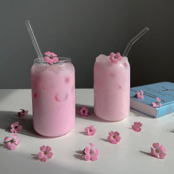 كوب زجاجي مع قصبة glass cup with straw