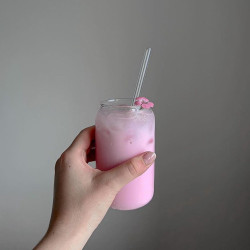 كوب زجاجي مع قصبة glass cup with straw