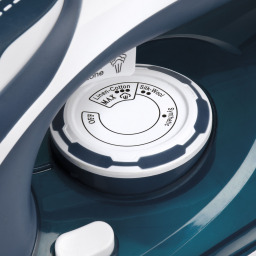 مكواة بخار ST60 بسعة 450 مل Steam Iron ST60 with 450cc Water Tank